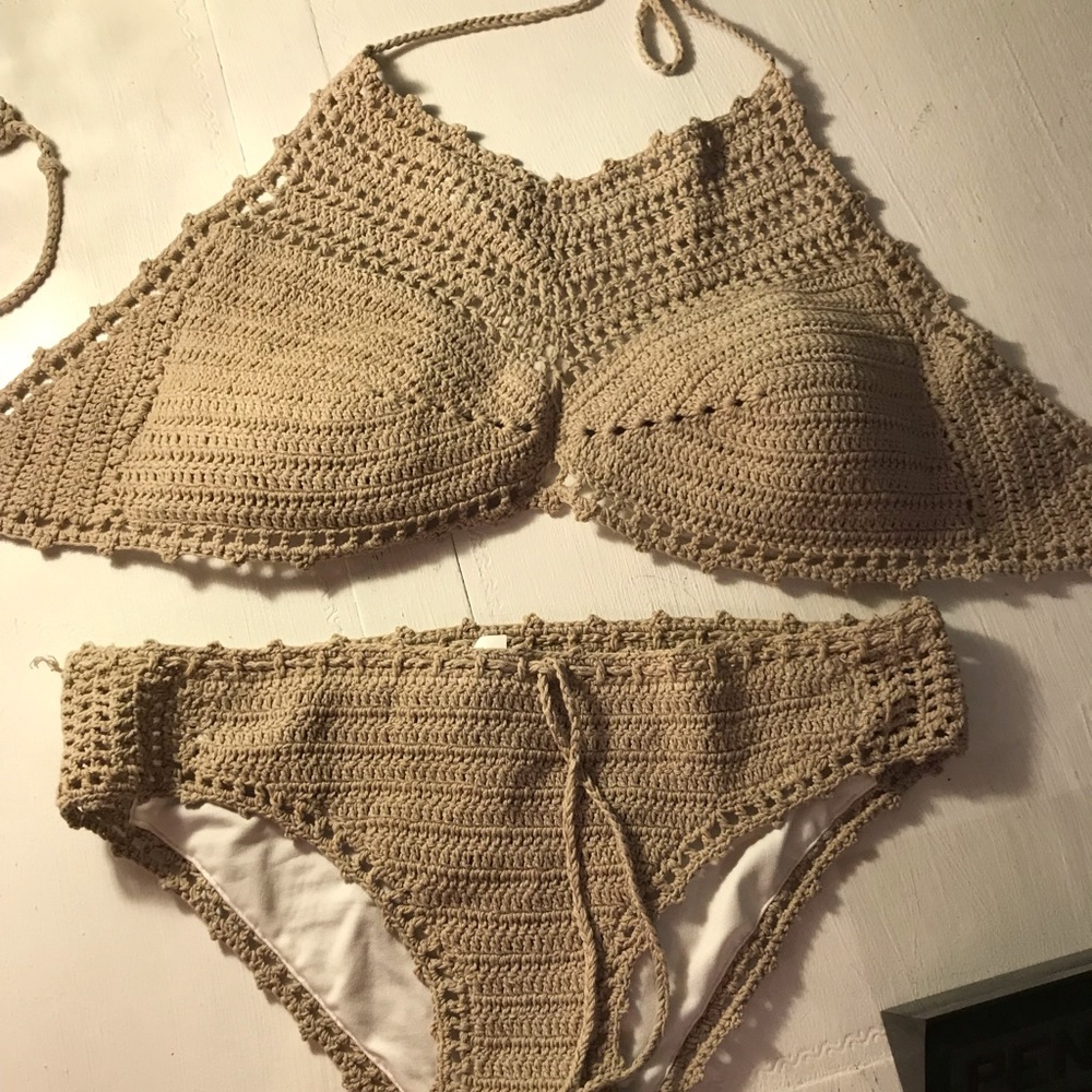 Bikini Lab 2 pc crochet  Large top / Small bottom